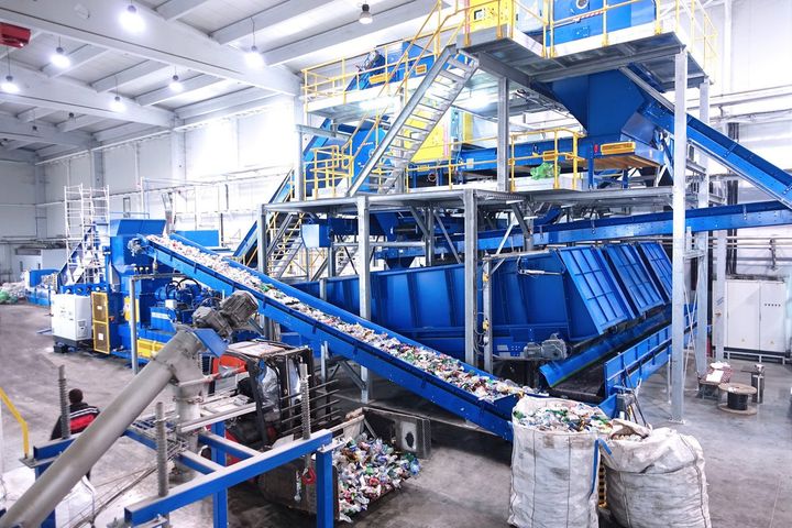 Guide to Plastic Materials: Types, Properties, and Industrial Uses