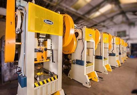 Complete Hydraulic Presses: Guide to Features, Operation & Industrial Uses